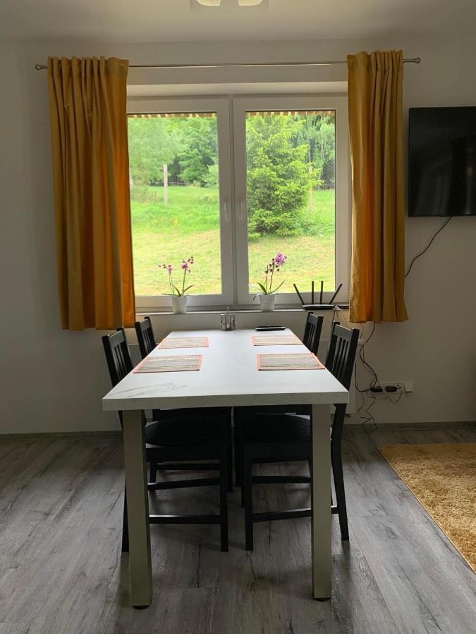 Apartman U Lomu Dolna Morawa Zewnętrze zdjęcie